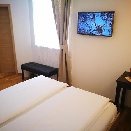 Mondina Guest House Postojna Εξωτερικό φωτογραφία