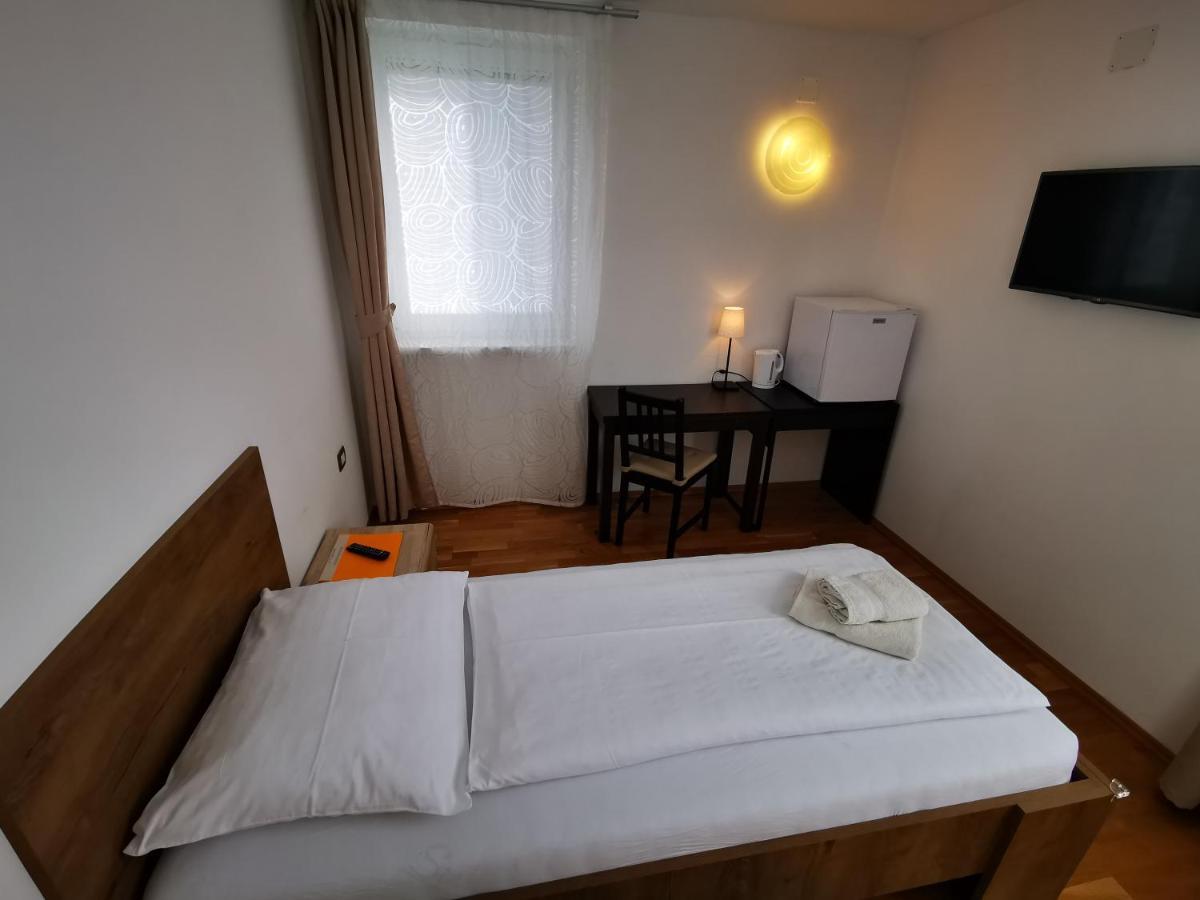 Mondina Guest House Postojna Εξωτερικό φωτογραφία