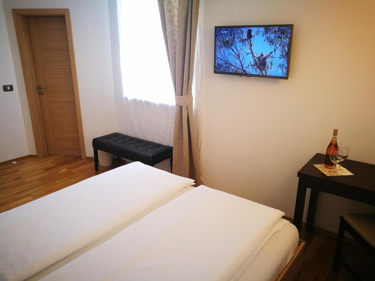 Mondina Guest House Postojna Εξωτερικό φωτογραφία